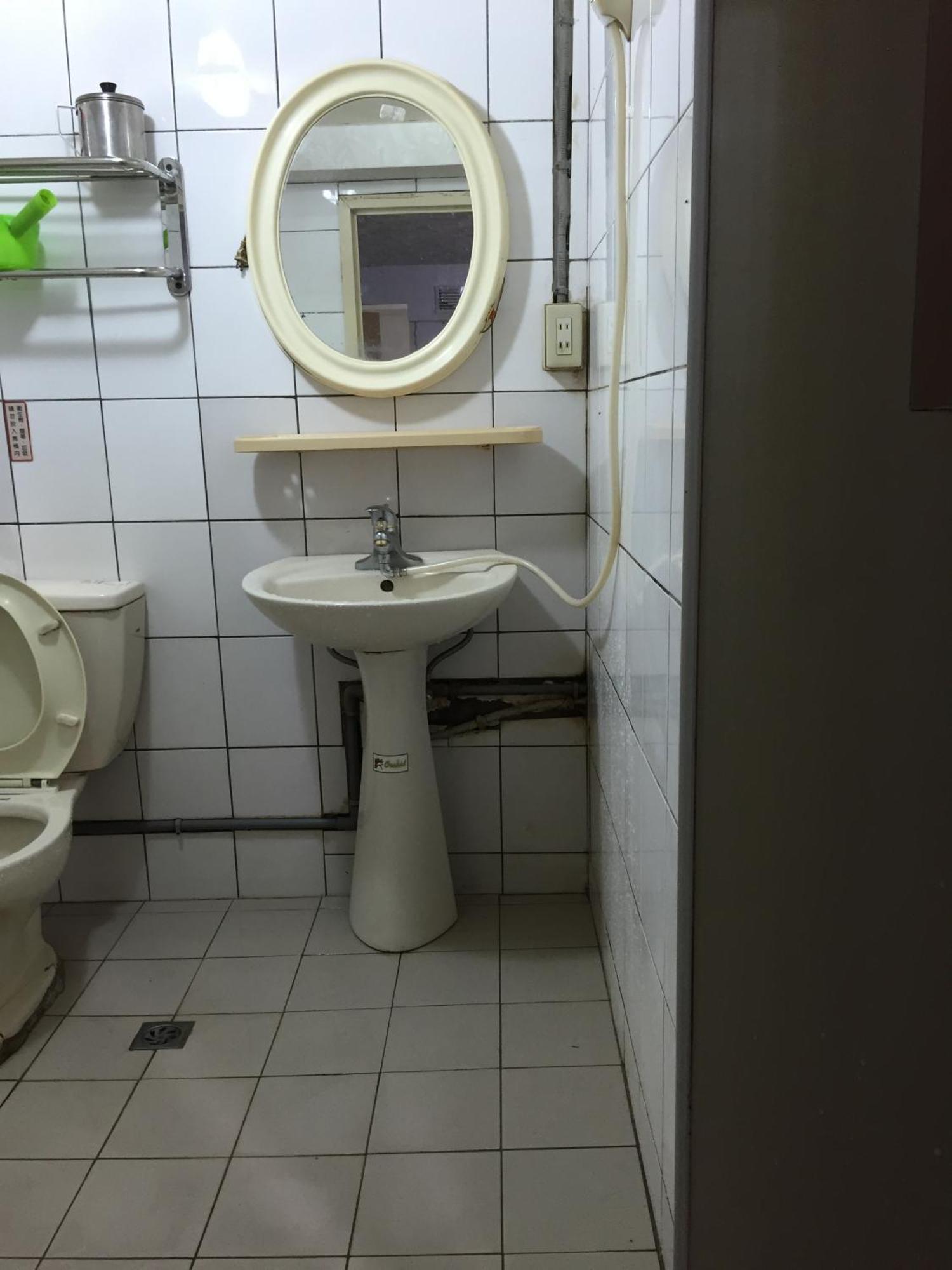 Chia Rong Hostel Taipei Bagian luar foto